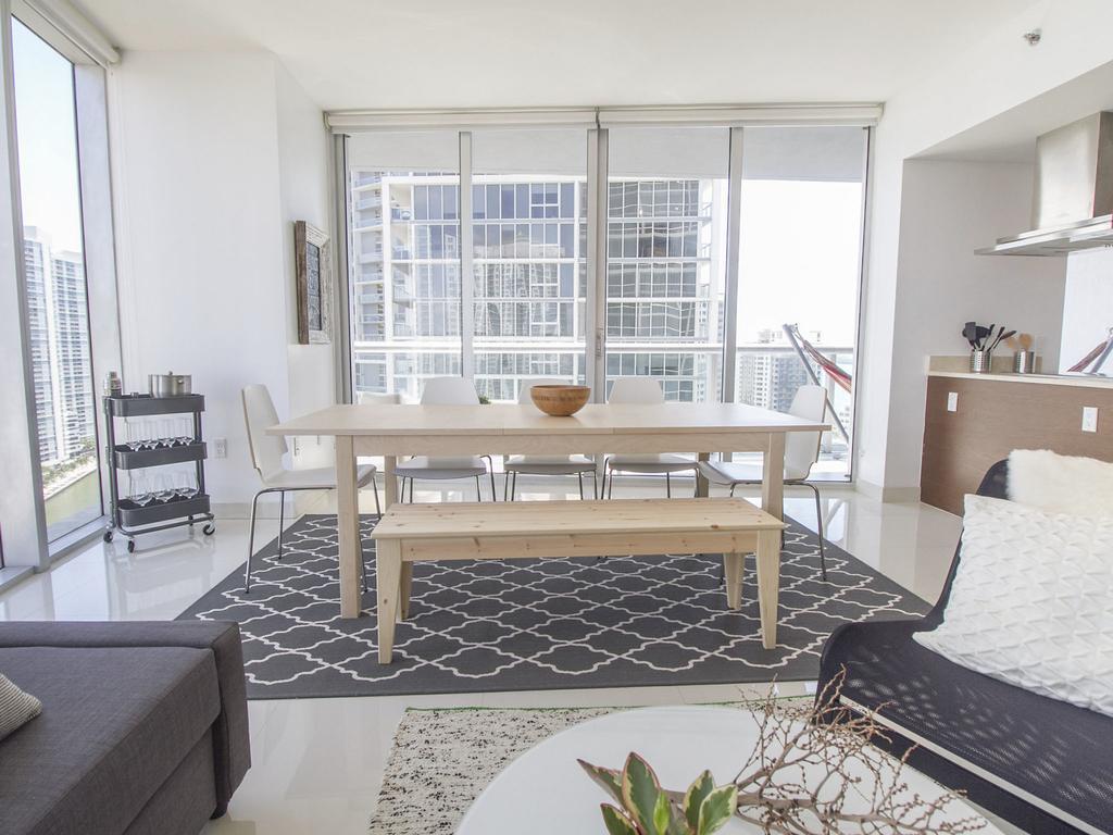 Icon Brickell By We Host