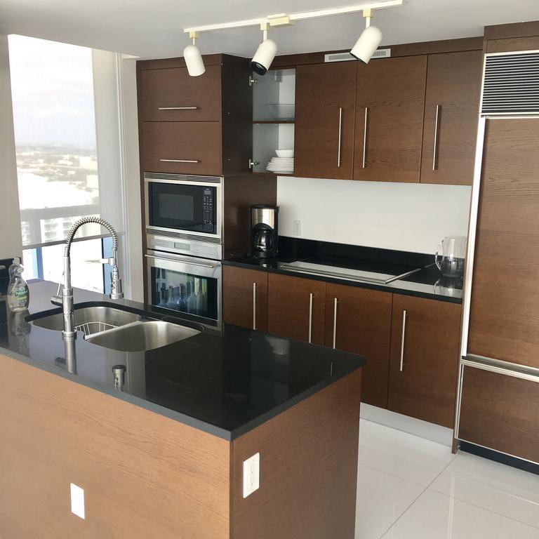 Icon Brickell By We Host